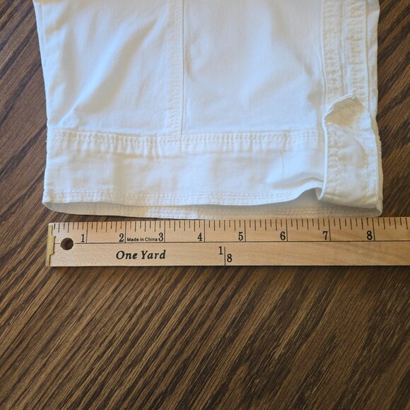 Lee Easy Fit White Skimmers - EUC - Size 12 - Relaxed Fit Waist - White - Picture 9 of 13